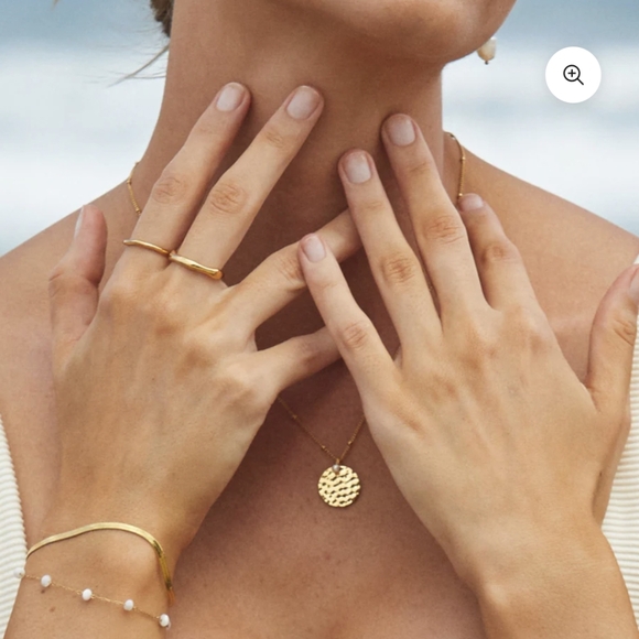 Gold Pendant Necklace - Picture 6 of 16